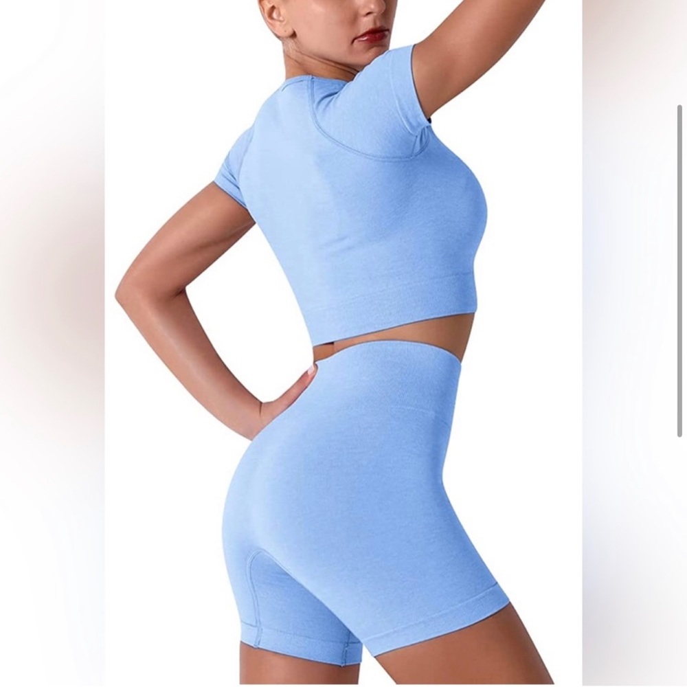 New- Seamless 2 Piece Yoga Activewear Outfit Crop Top, High Waist Shorts Blue